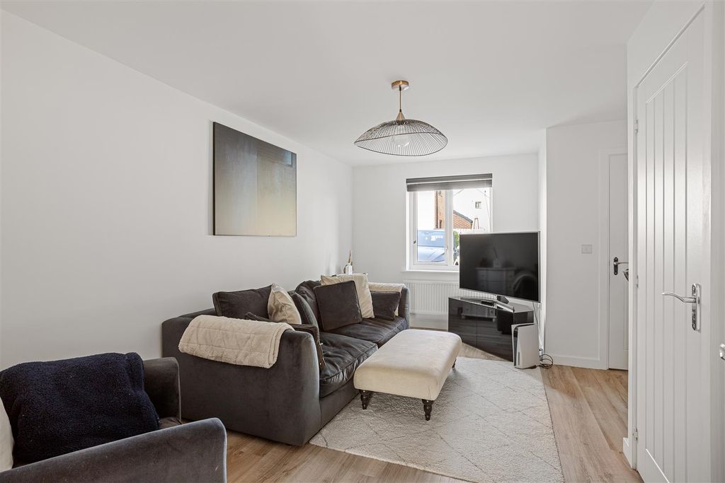 Property photo 2 of 26 71_Risedale_Drive_4.Jpg
