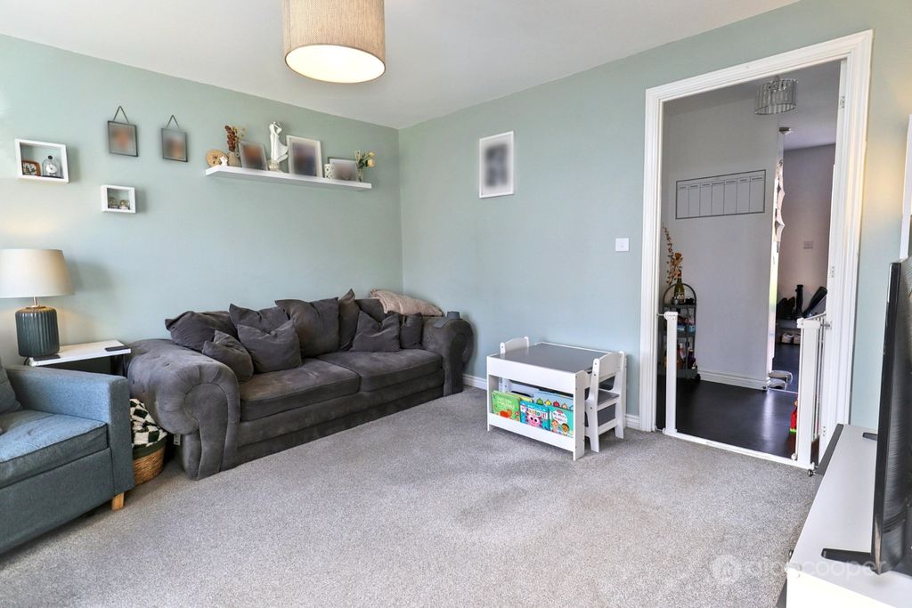 Property photo 2 of 20 5556733