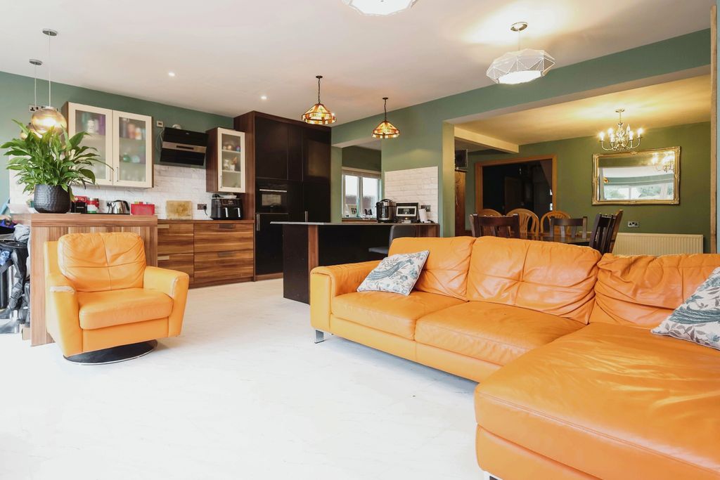 Property photo 3 of 18 Photography