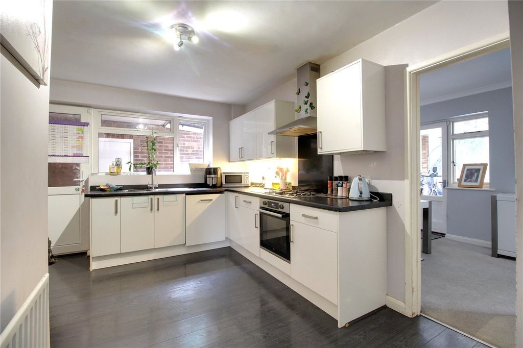 Property photo 3 of 28 Picture No. 15