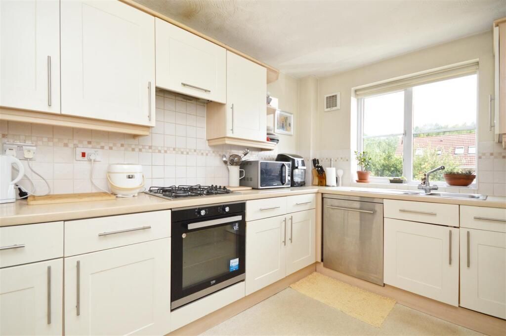 Property photo 3 of 6 Fb2Bd578Fd8Cea483060A61Fc11c09958190F93768c2c6ce5A