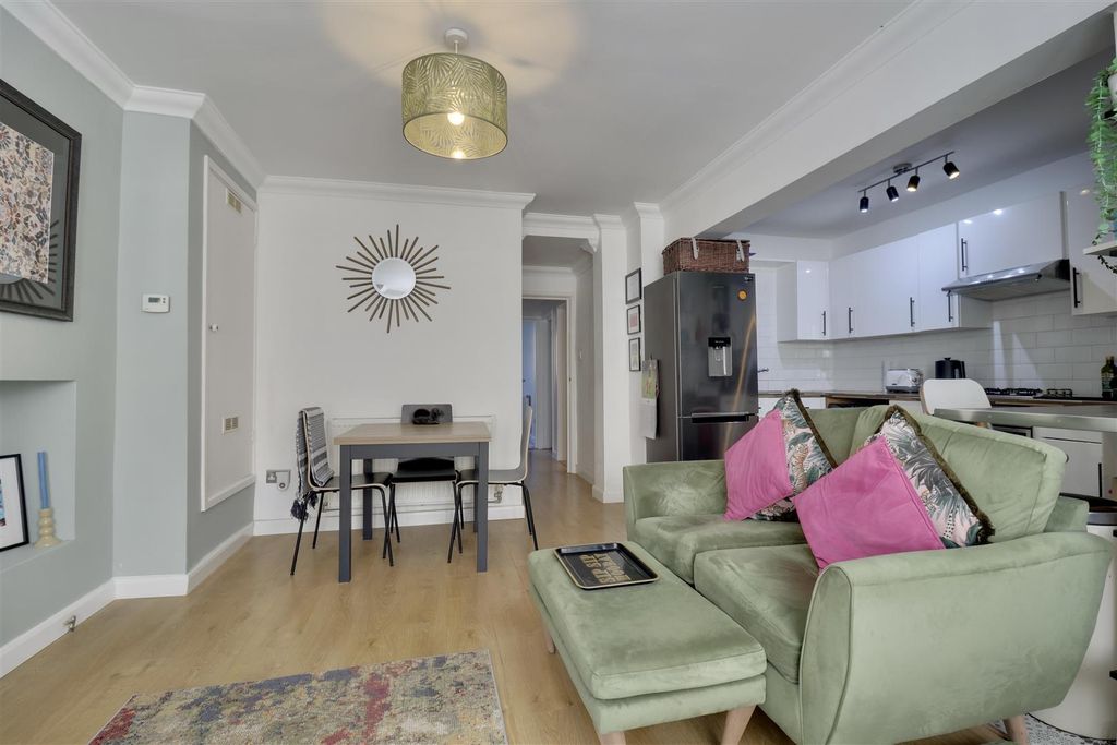 Property photo 1 of 20 EE357D1D-B7Da-435C-9833-72Df9B83A8Ef_1_201_A.Jpeg
