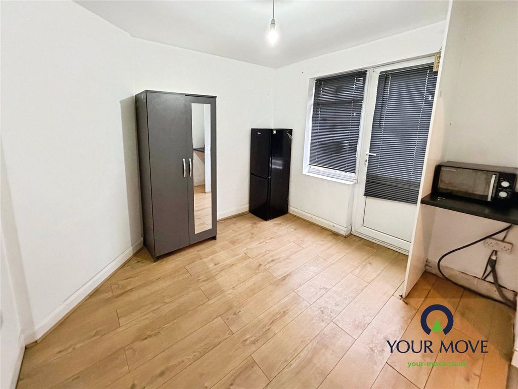 Property photo 3 of 11 Picture No. 02