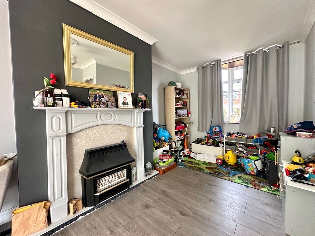 Property photo 3 of 17