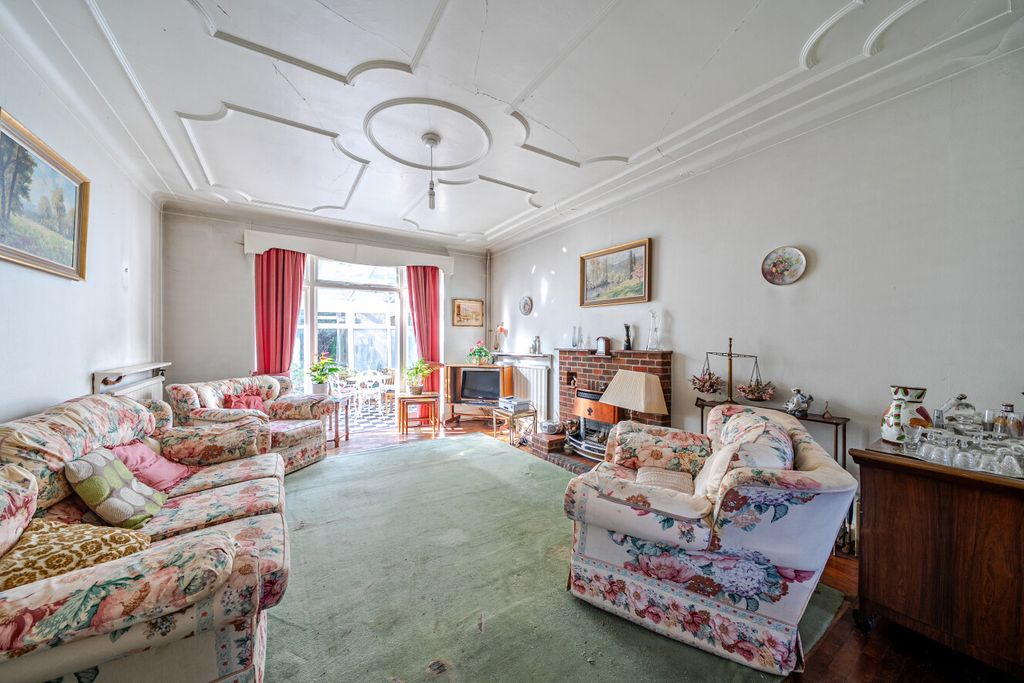 Property photo 2 of 18 1419645-8-69A5648...