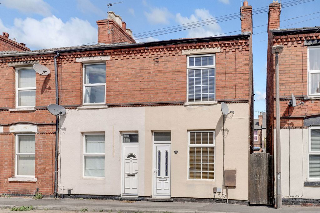 Property photo 1 of 12