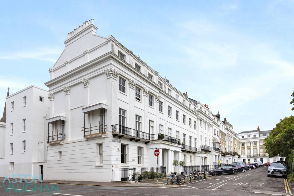 Property photo 1 of 10 Sussex Square_Flat 4-010.Jpg