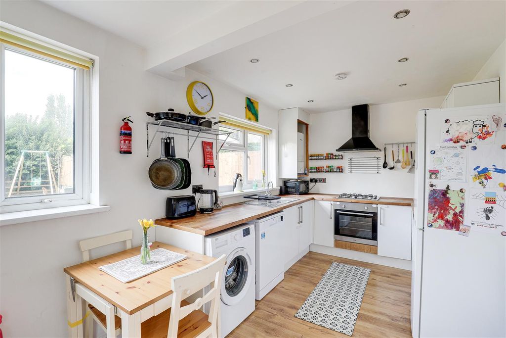 Property photo 3 of 21 6167.Jpg