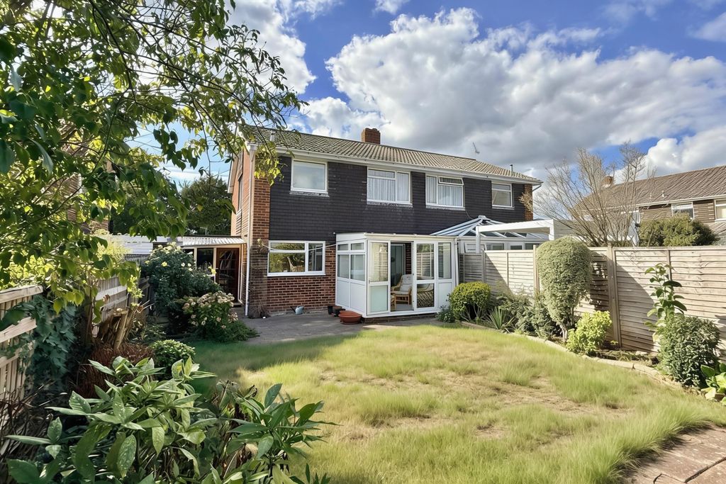 Property photo 1 of 12 3 Bedroom Semi Detached Family Home