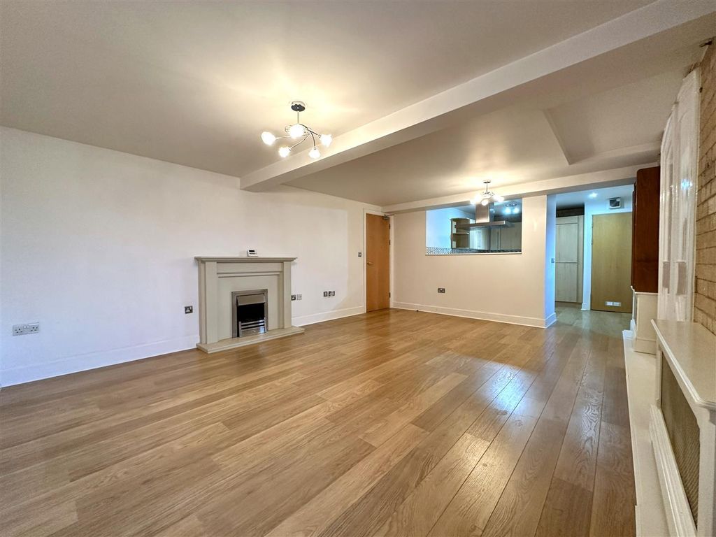 Property photo 2 of 16 Large Lounge/Diner 250