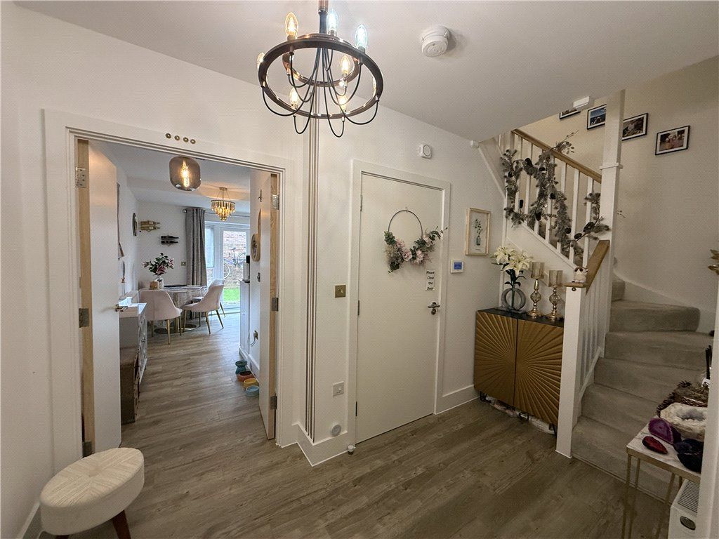 Property photo 1 of 28 Picture No. 02