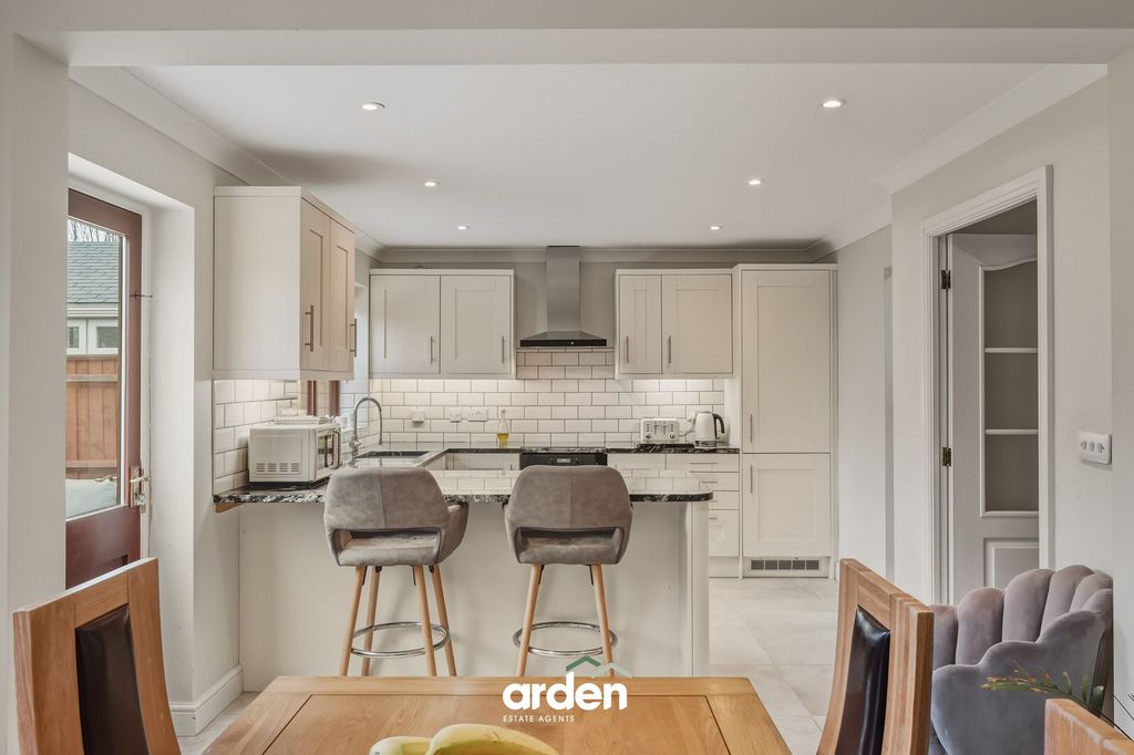 Property photo 2 of 13