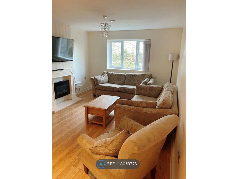 Property photo 3 of 16 Lounge
