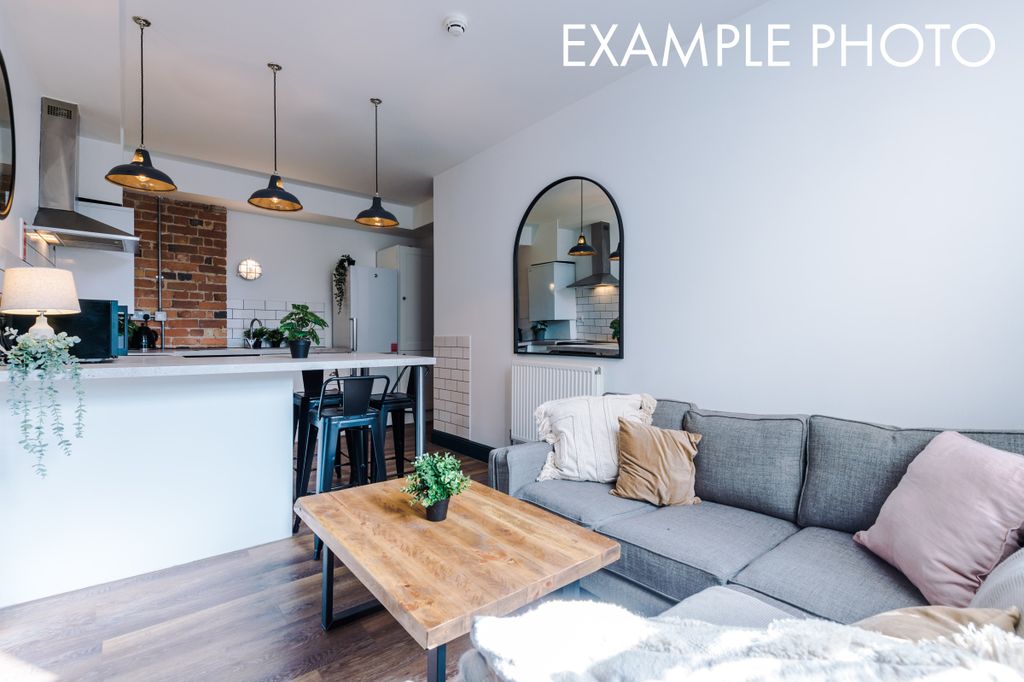 Property photo 1 of 10 Flat 25, Shoe And Boot, Example 1