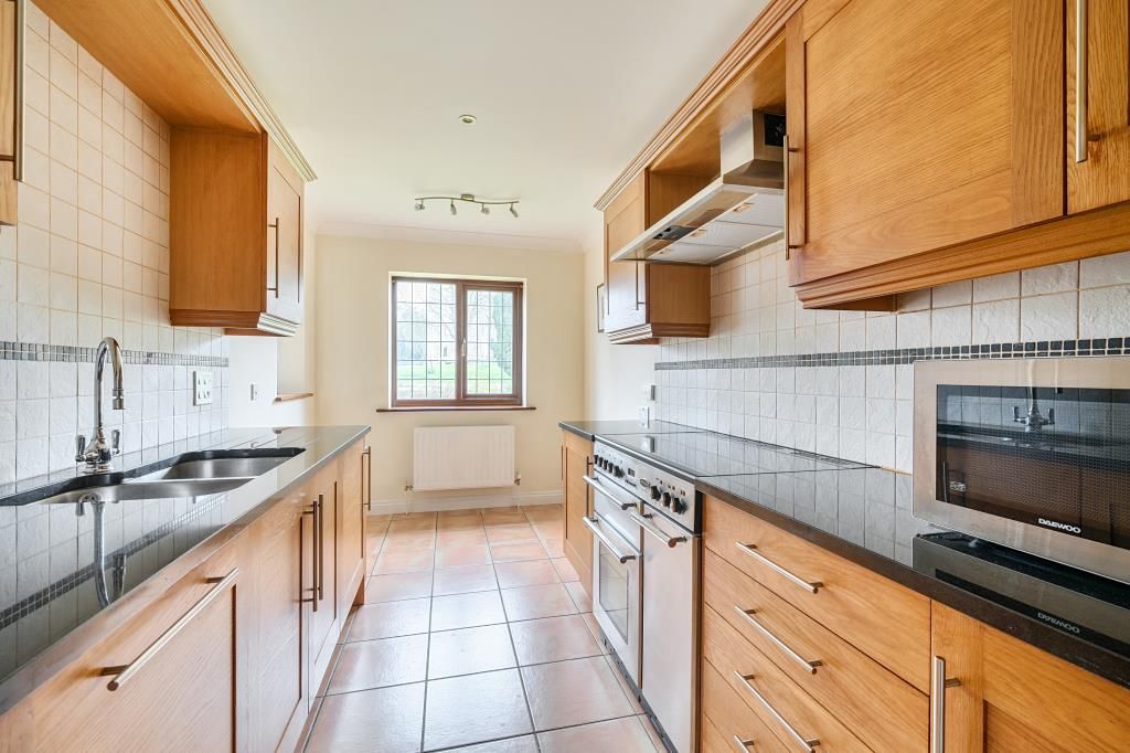 Property photo 2 of 24 Kitchen