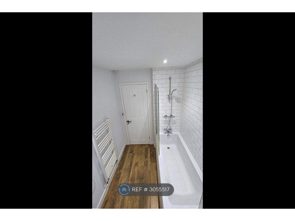 Property photo 3 of 9 Bathroom