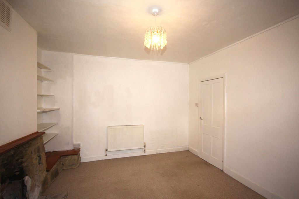 Property photo 2 of 11 Lounge