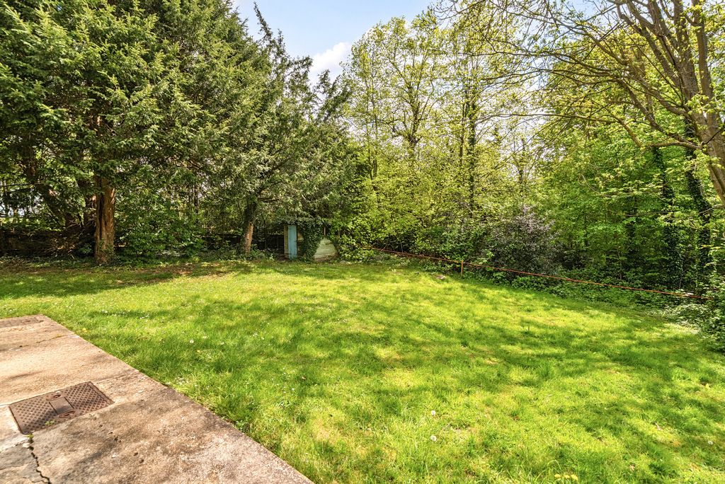 Property photo 3 of 12 Garden
