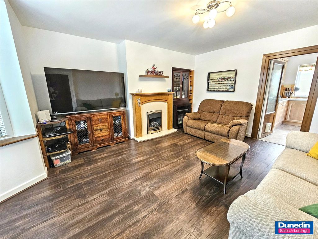 Property photo 3 of 22 Picture No. 02