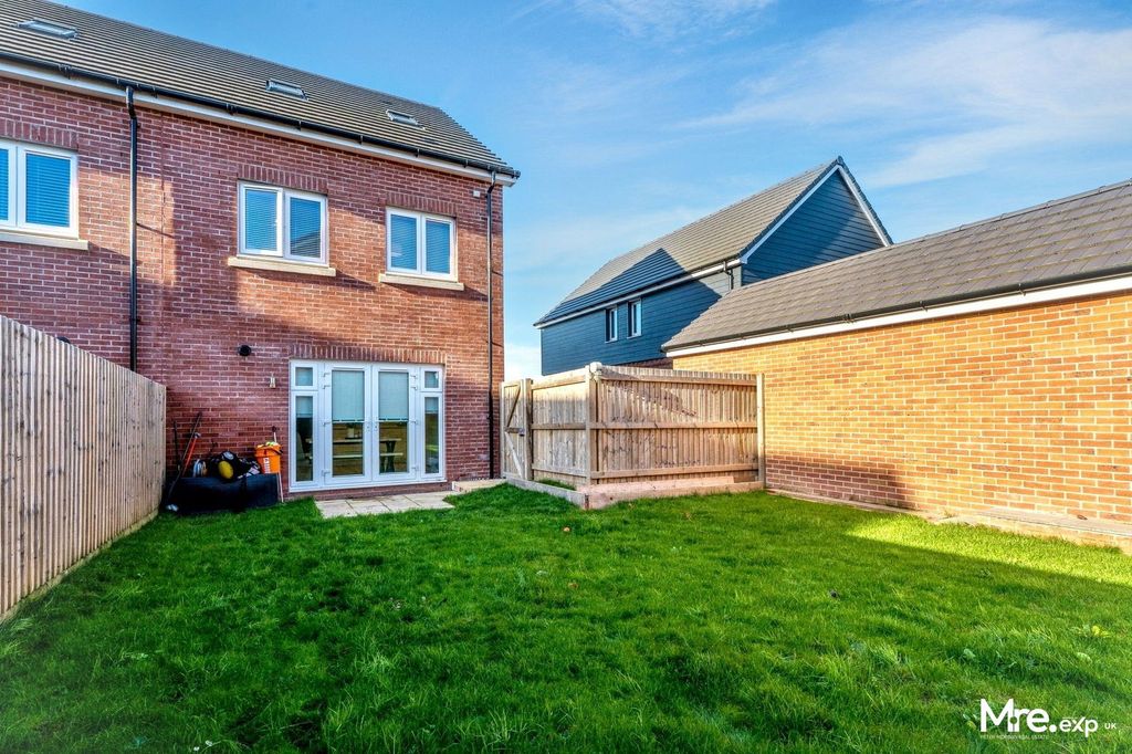 Property photo 3 of 28