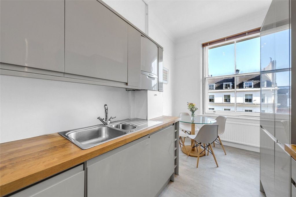 Property photo 3 of 18 Picture No. 10