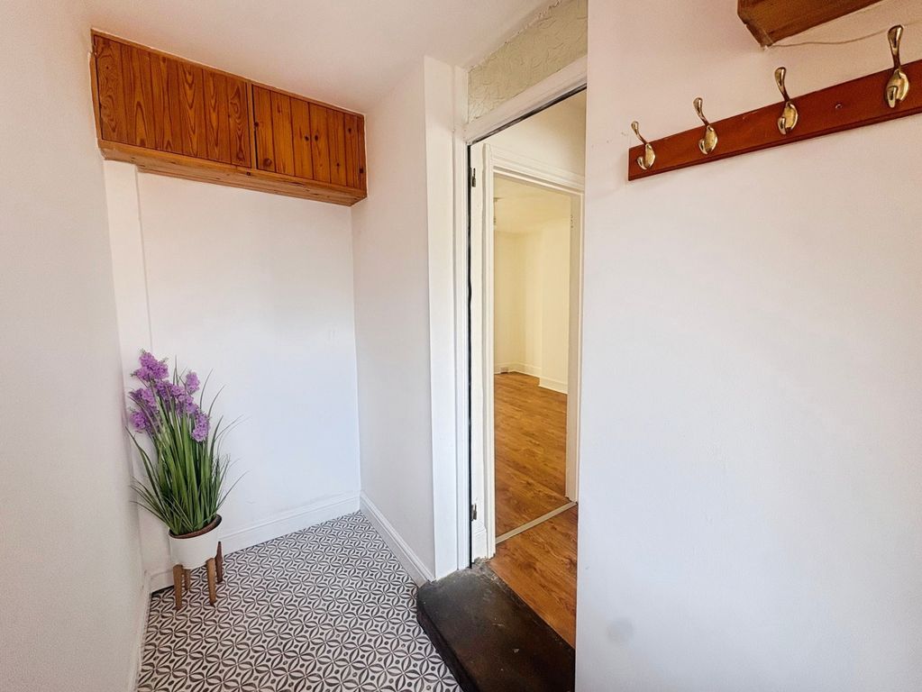 Property photo 3 of 15 Entrance Hall