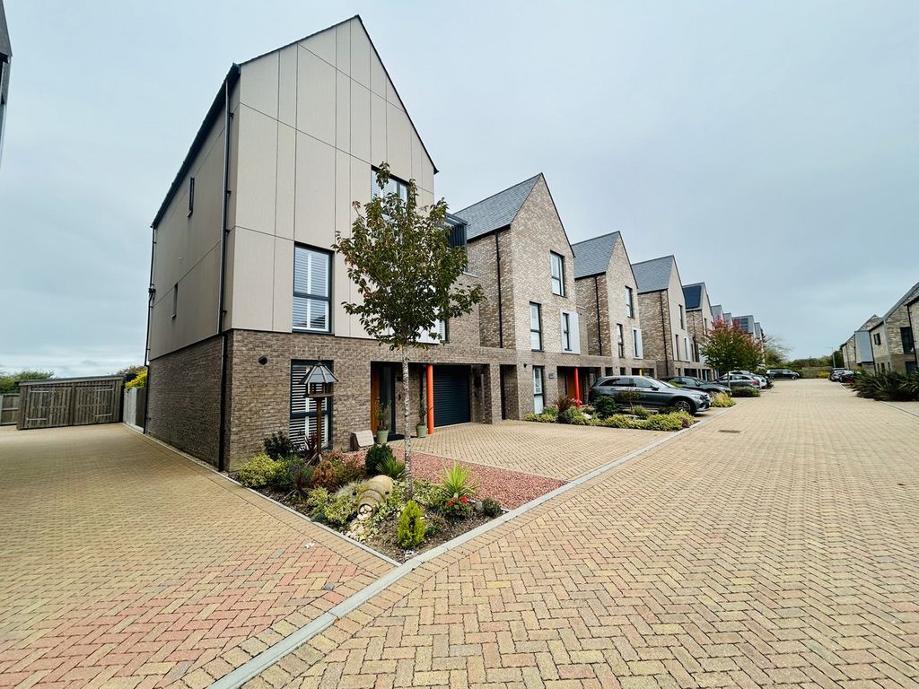 Property photo 1 of 36