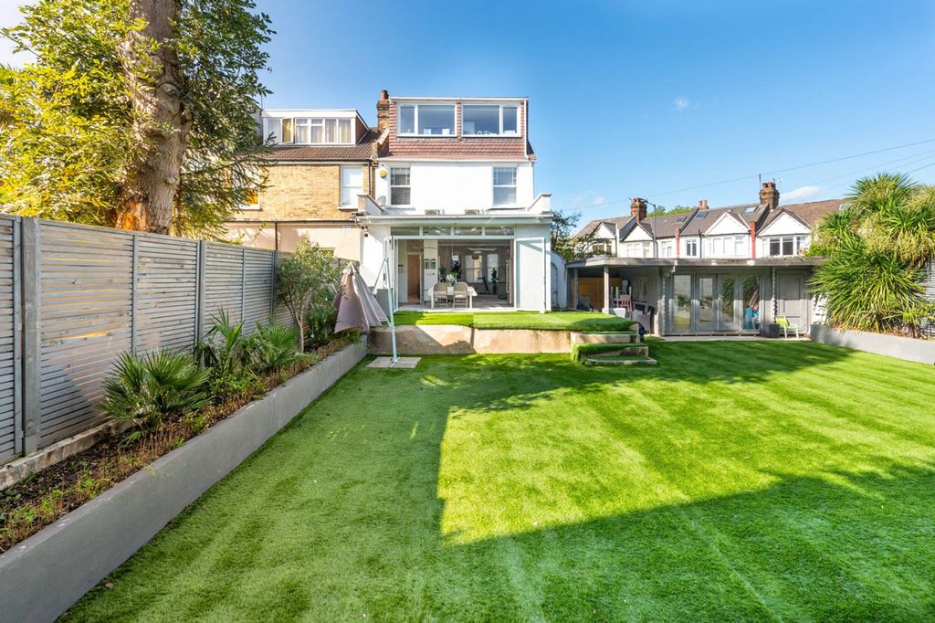 Property photo 2 of 18