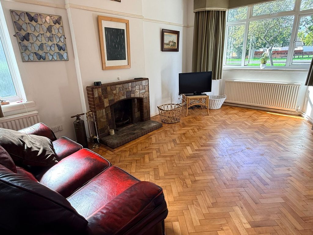 Property photo 2 of 24