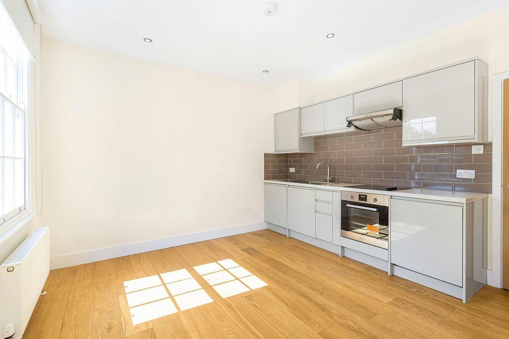Property photo 1 of 6 Kitchen/Reception Room