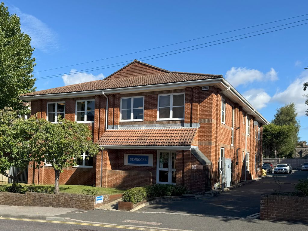 Property photo 1 of 3