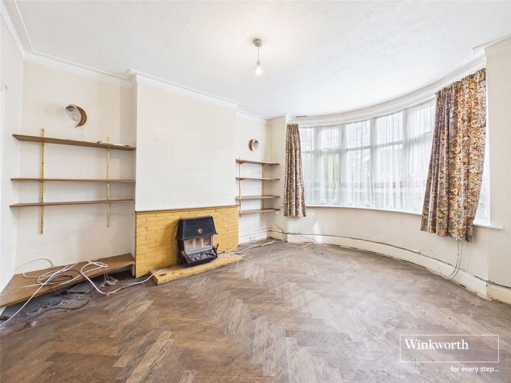 Property photo 2 of 21 Living Room