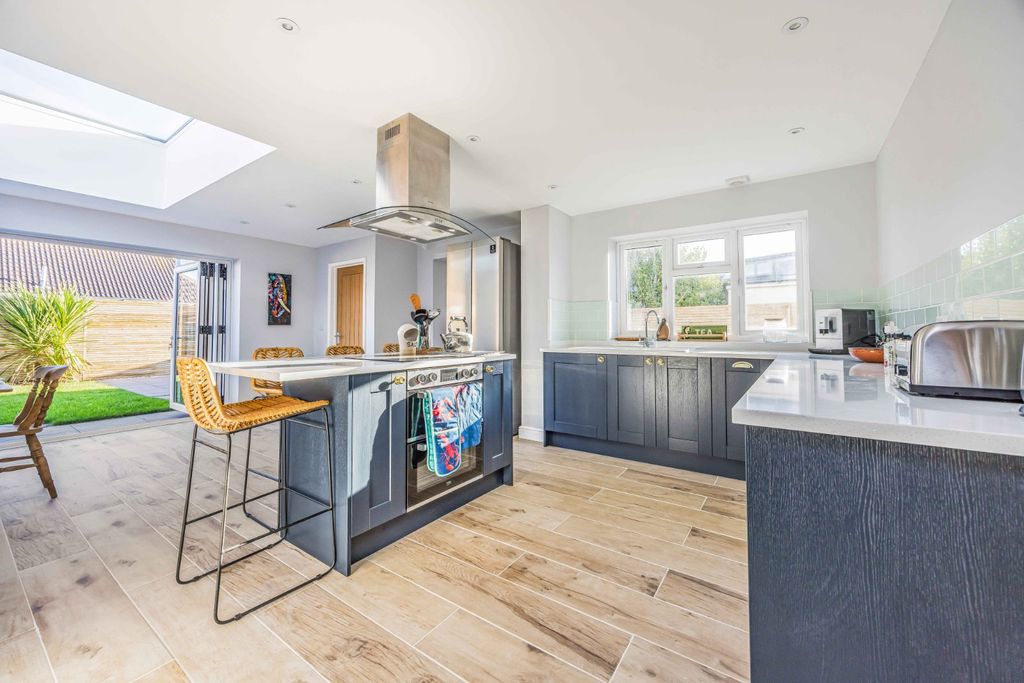 Property photo 2 of 14 Kitchen/Dining Room