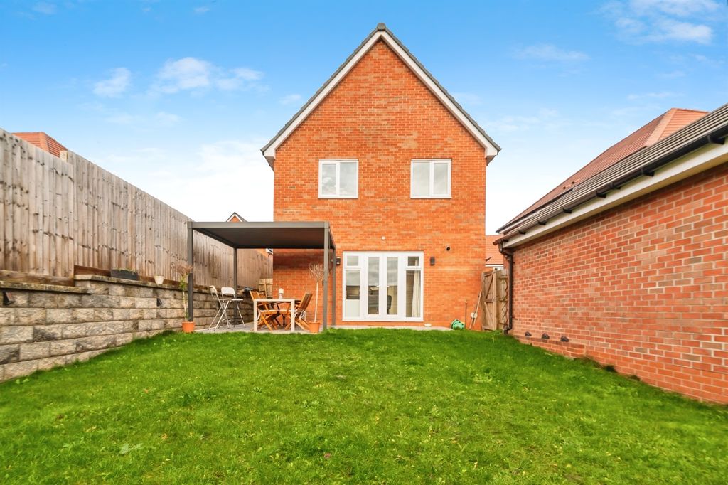 Property photo 2 of 18