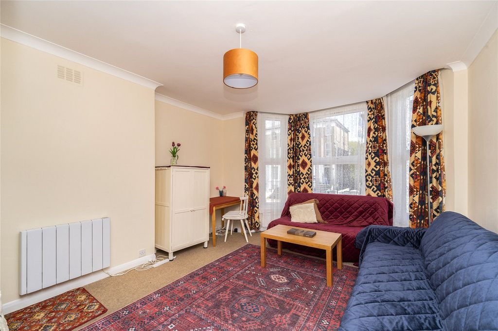 Property photo 2 of 12 Picture No. 17