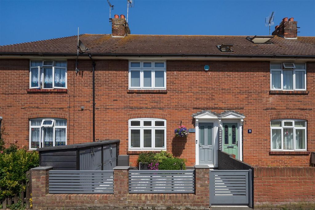 Property photo 1 of 20 Westmeads Road, Whitstable