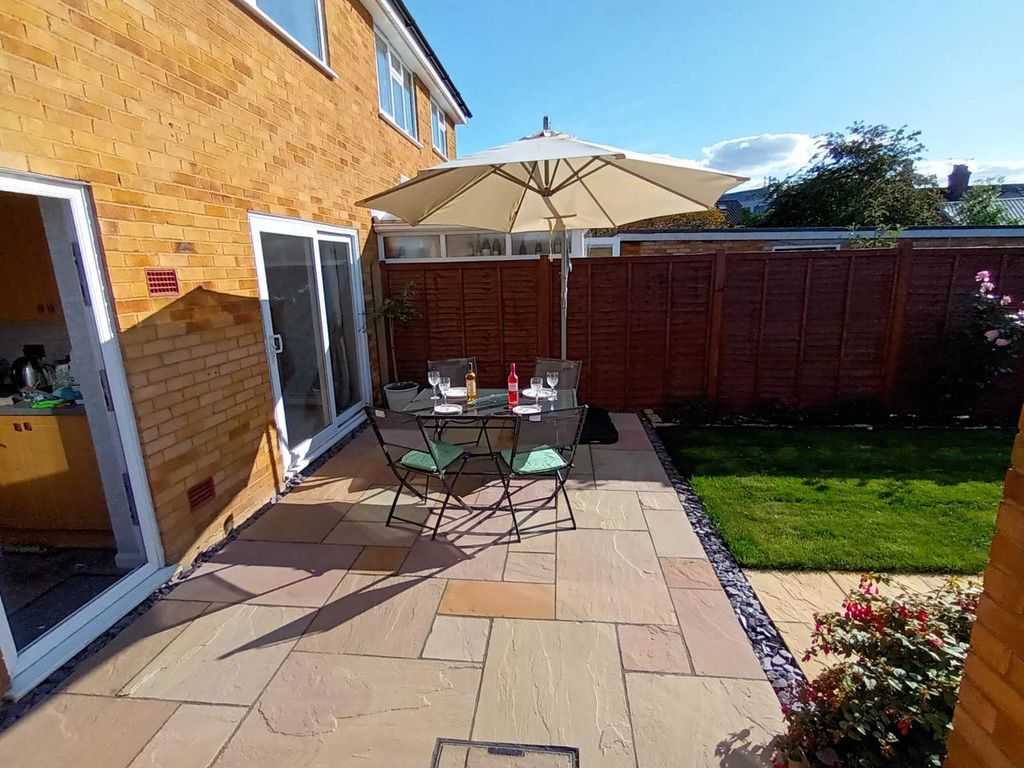 Property photo 2 of 31