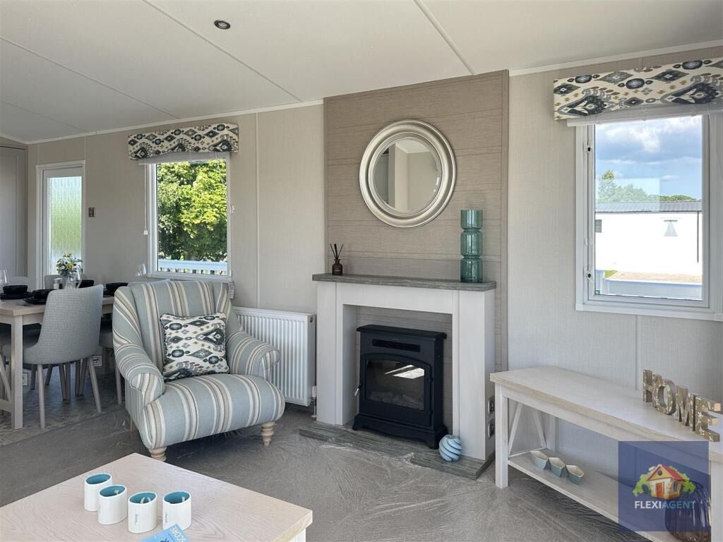 Property photo 3 of 6 4306743