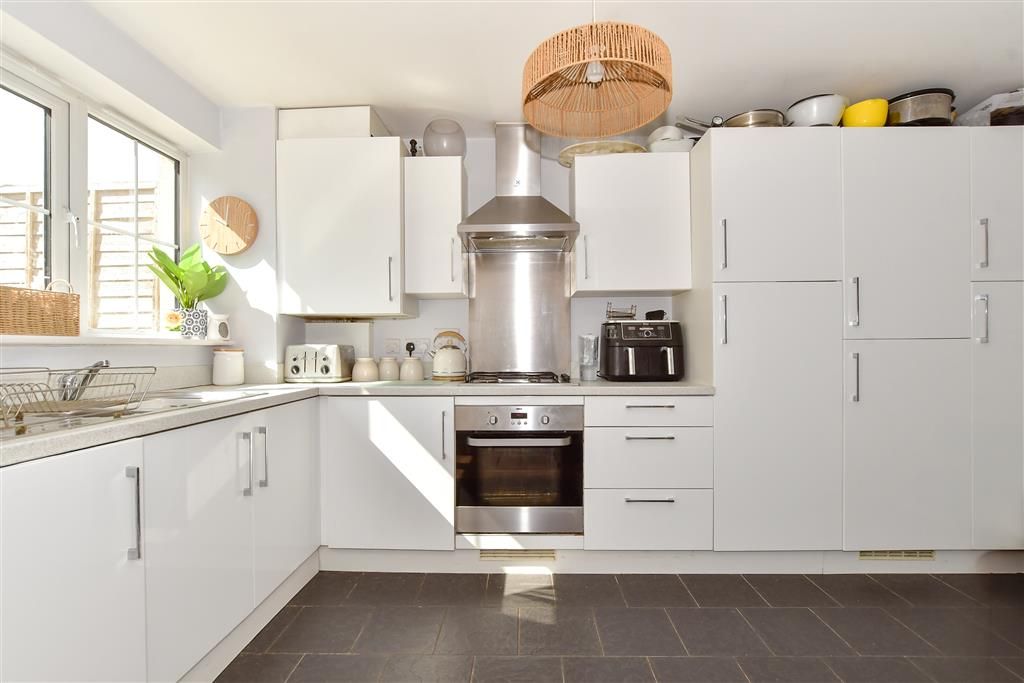 Property photo 2 of 13 Kitchen