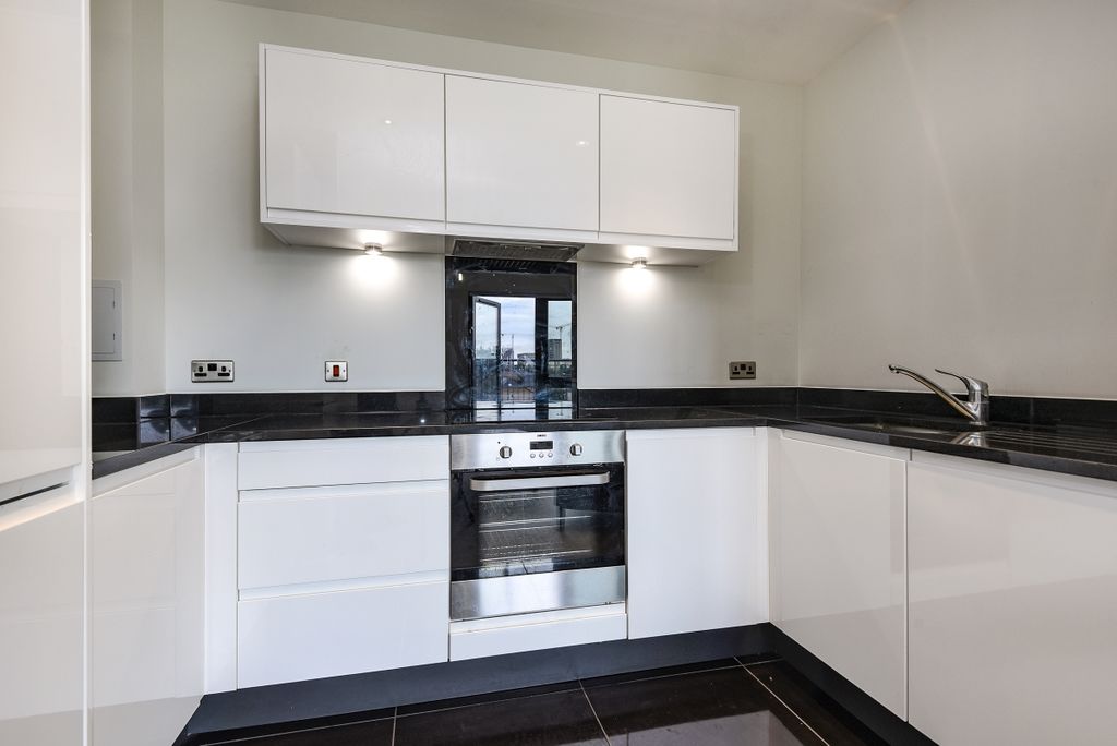 Property photo 3 of 7 5B8F7E9A6E4d8-355753