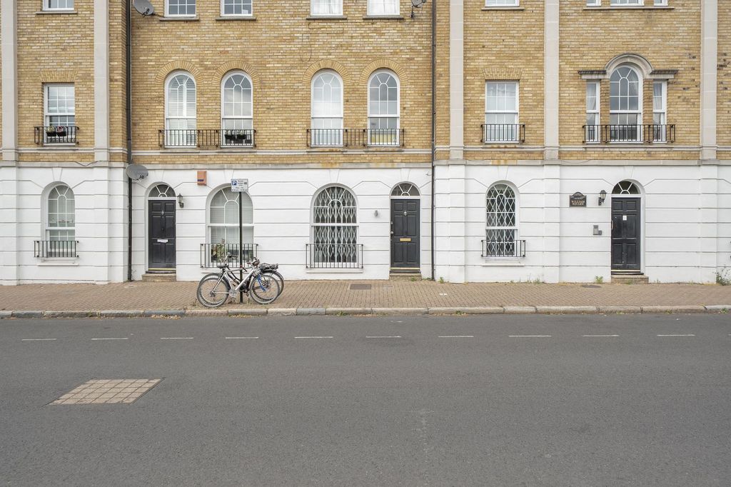 Property photo 1 of 22