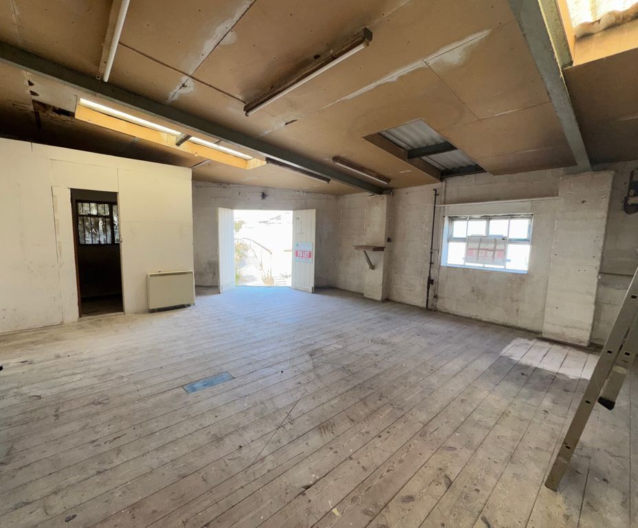 Property photo 2 of 3 Img_4091