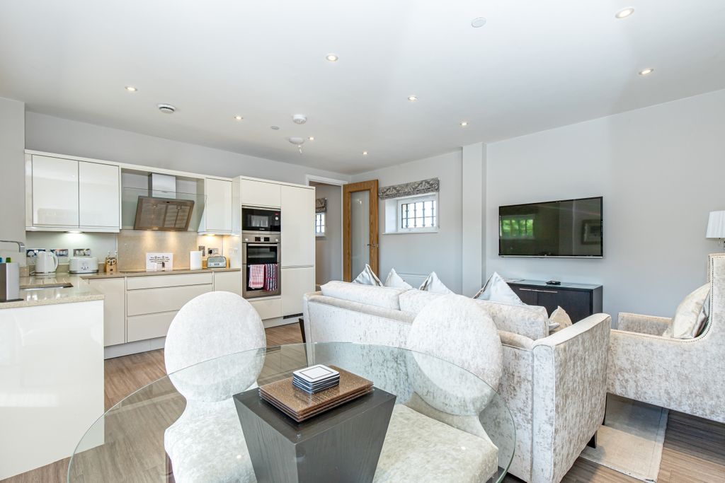 Property photo 1 of 9 129566