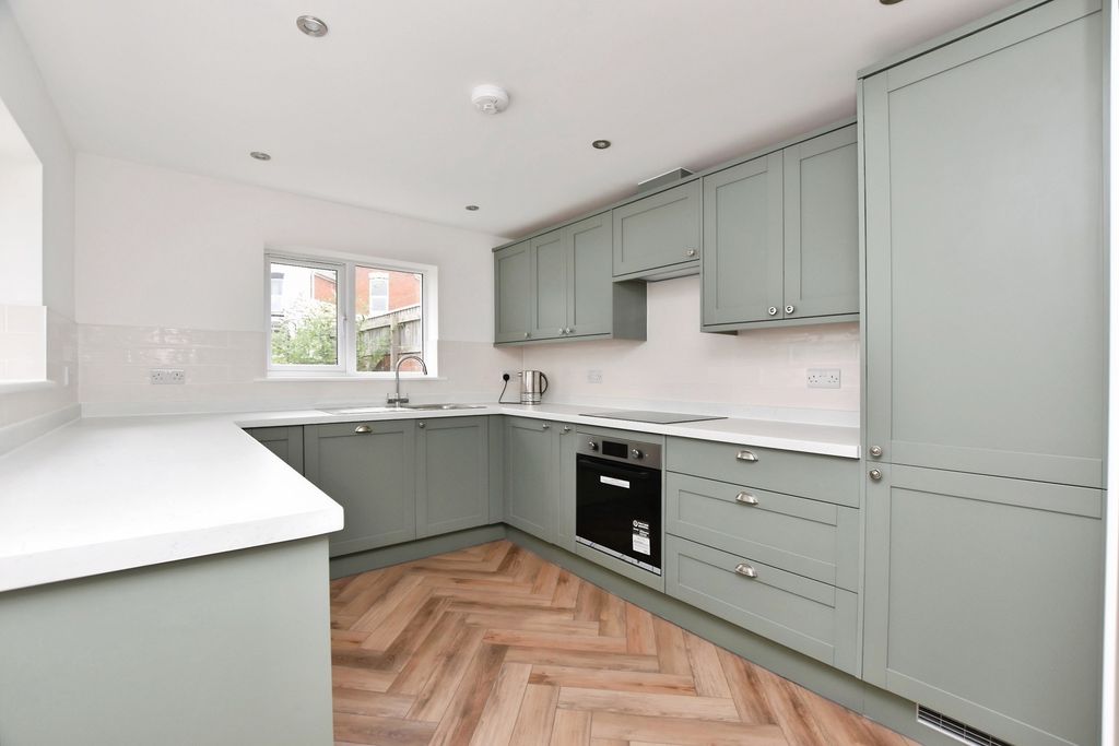 Property photo 2 of 21 Pbox-Img.Jpg