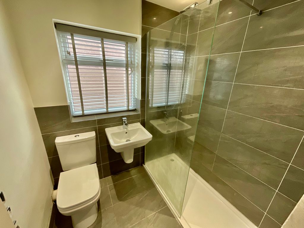 Property photo 3 of 14 Shower Room