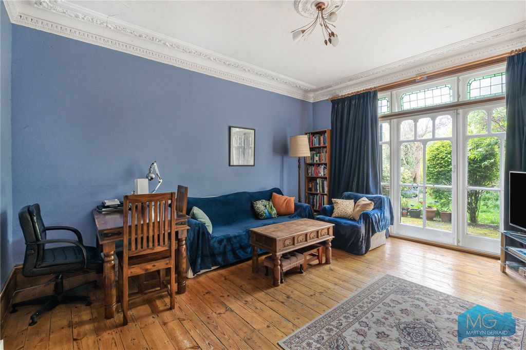 Property photo 2 of 19 Picture No. 16