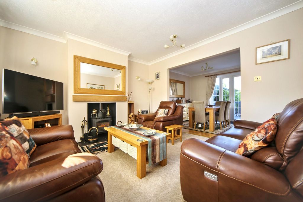 Property photo 3 of 25