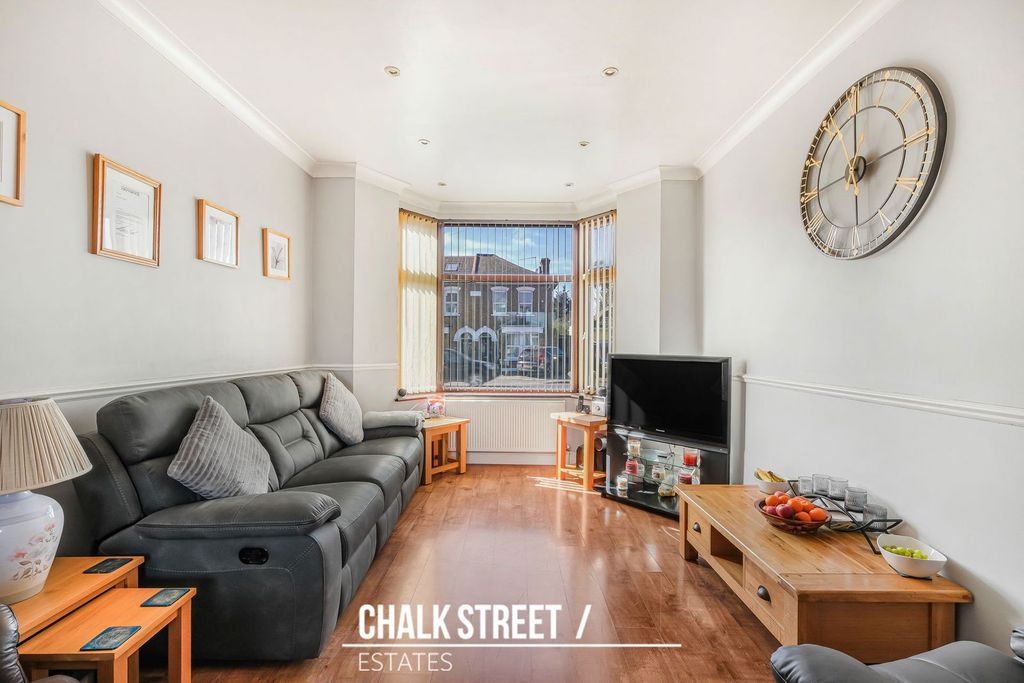 Property photo 2 of 23