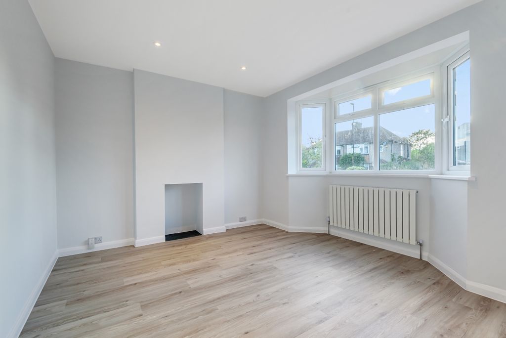 Property photo 2 of 13 891304 (5)