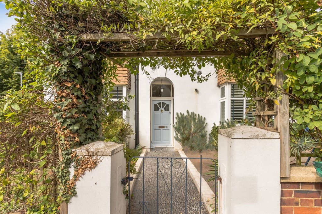 Property photo 2 of 21 Front